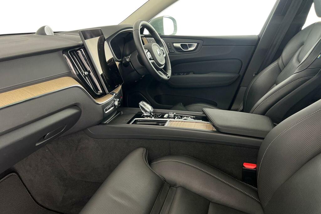 Volvo XC60 B5 Ultra, Awd Mild Hybrid, Bright RJ25NMF Grey #3