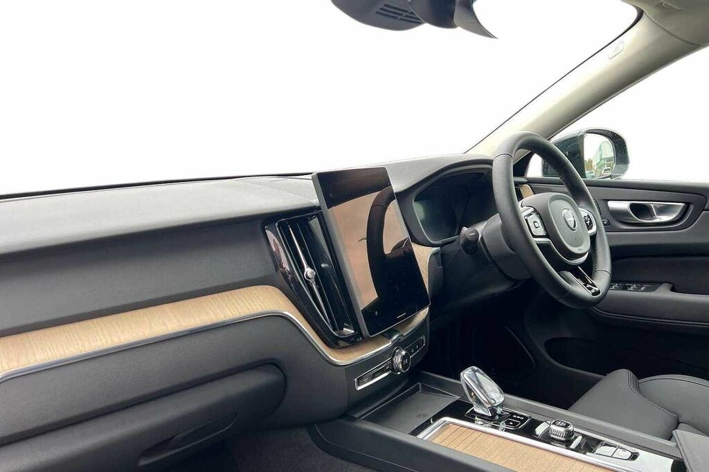 Volvo XC60 Plus, B5 Awd Mild Hybrid, Dark RJ25ZYY Black #3