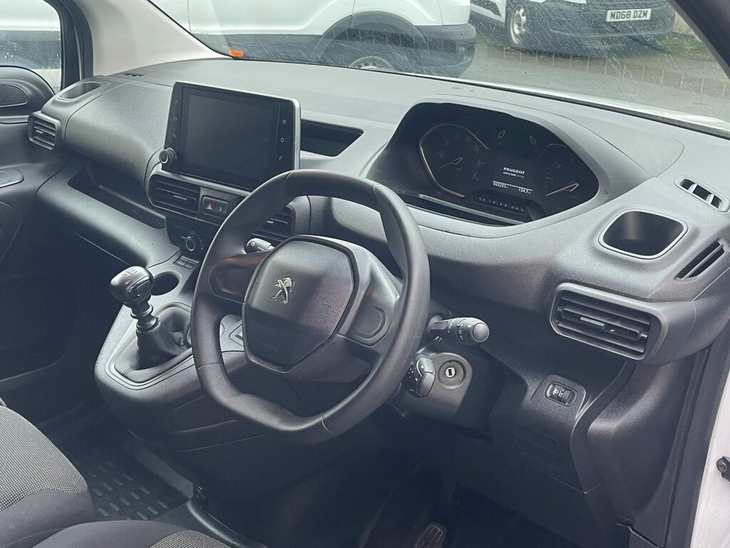 Peugeot Partner 1.5 Partner Professional Premium Bhdi 100.6 Bhp MP73FVZ White #2