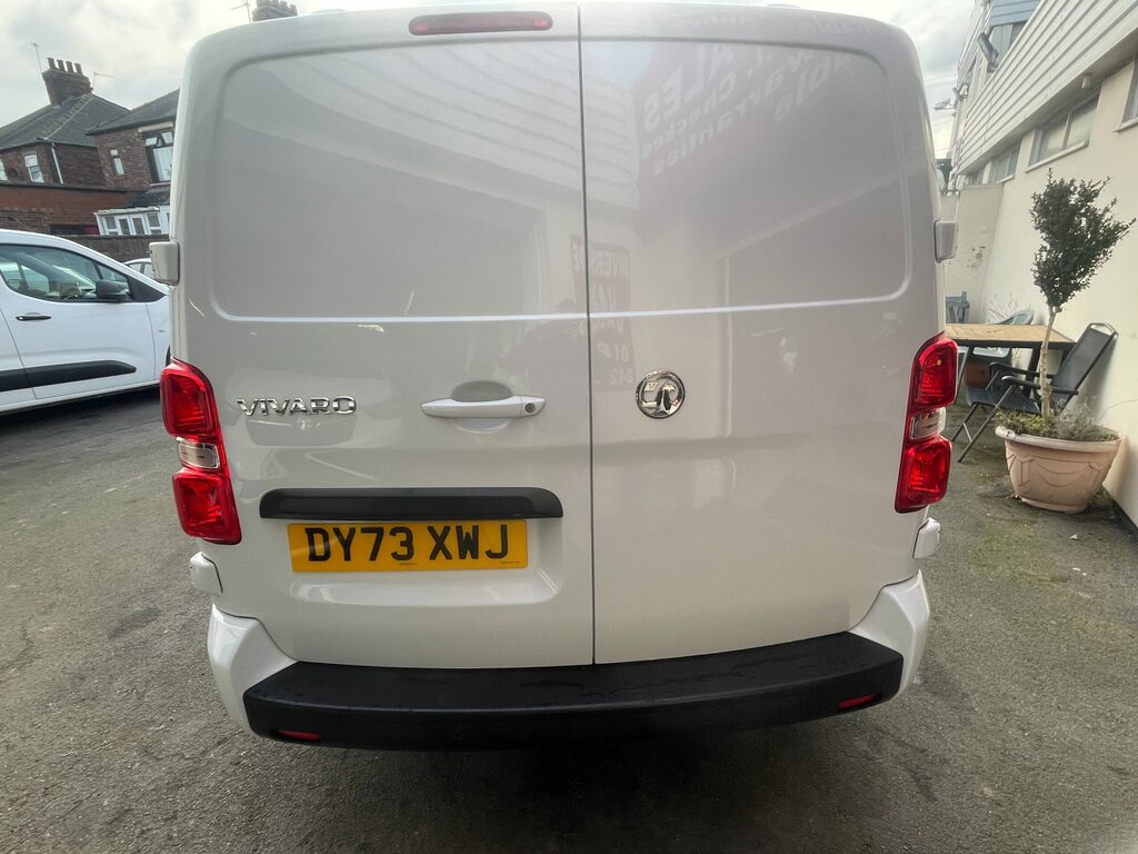 Vauxhall Vivaro 1.5 Vivaro F2900 Professional Ss 100.6 Bhp DY73XWJ White #4