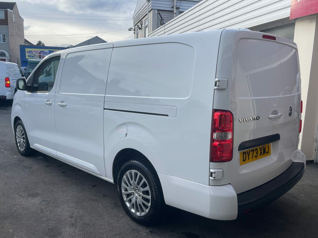 Vauxhall Vivaro 1.5 Vivaro F2900 Professional Ss 100.6 Bhp DY73XWJ White #3