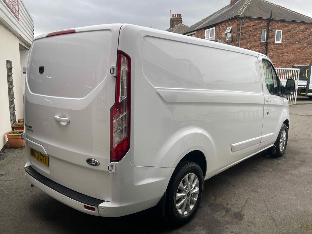 Ford Transit Custom 2.0 Transit Custom 300 Limited Ecoblue 128.2 Bhp MM73CYZ White #2