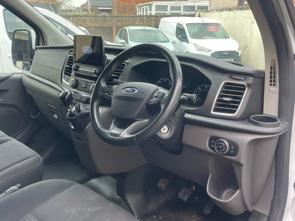 Ford Transit Custom 2.0 Transit Custom 300 Limited Ecoblue 128.2 Bhp MM73CYZ White #4
