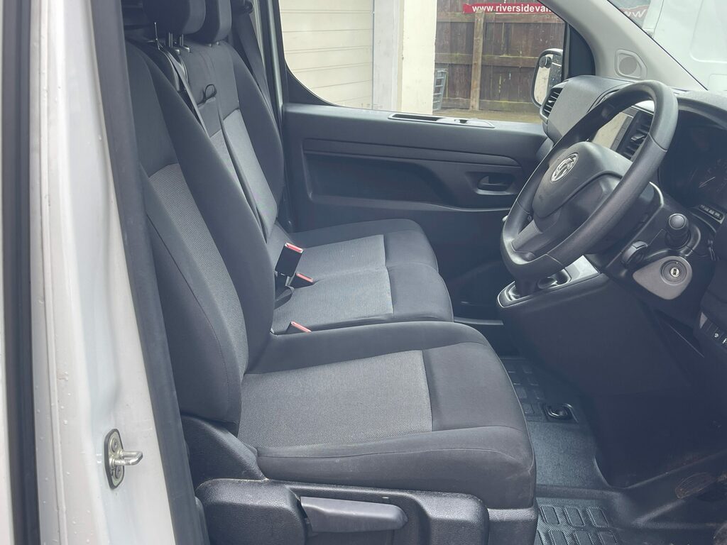 Vauxhall Vivaro 1.5 Vivaro F2900 Professional Ss 100.6 Bhp DV23JZT White #3