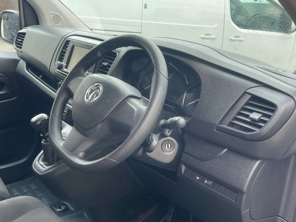 Vauxhall Vivaro 1.5 Vivaro F2900 Professional Ss 100.6 Bhp DV23JZT White #4