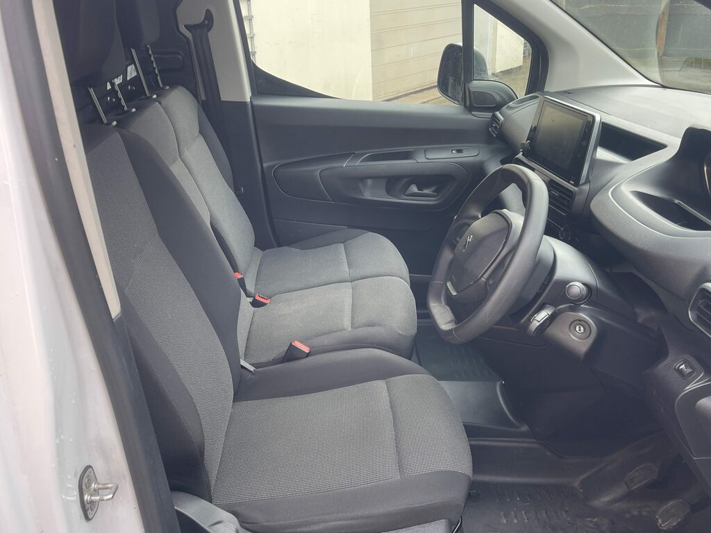 Peugeot Partner 1.5 Partner Professional Premium Bhdi 100.6 Bhp MP73FVM White #6