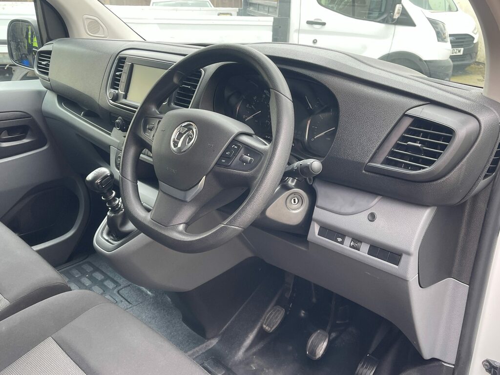 Vauxhall Vivaro 1.5 Vivaro F2900 Dynamic Ss 100.6 Bhp DY22UXJ White #5