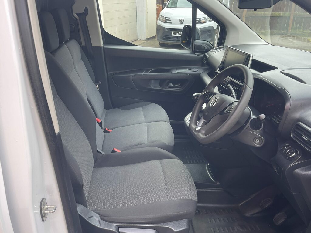Vauxhall Combo 1.5 Combo 2300 Professional Turbo D Ss 100.6 Bhp DP23UHL White #5