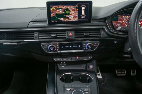 Audi RS4 Carbon Black Black #24