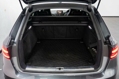 Audi RS4 Carbon Black Black #10