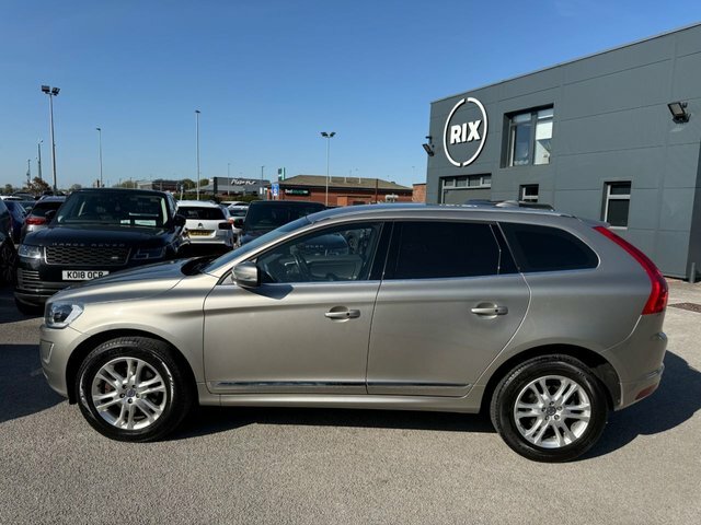 Volvo XC60 D5 Se Lux Nav Gold #3