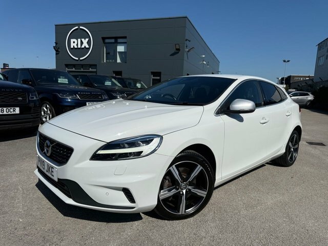 Volvo V40 T2 R-design Edition Hatchback PV19JKE White #2