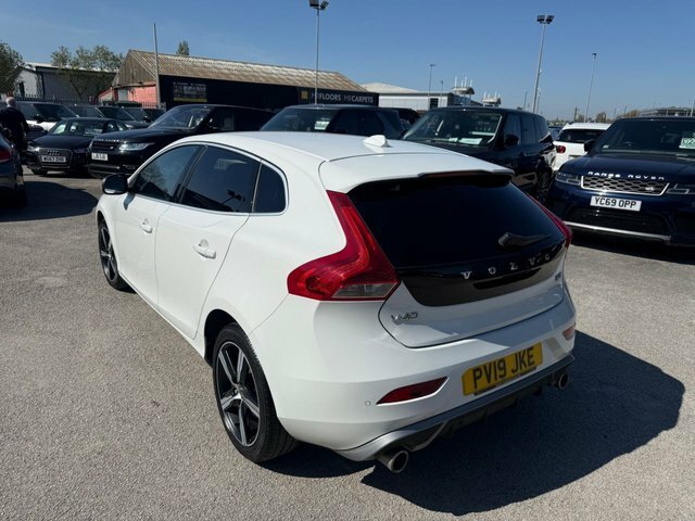 Volvo V40 T2 R-design Edition Hatchback PV19JKE White #5