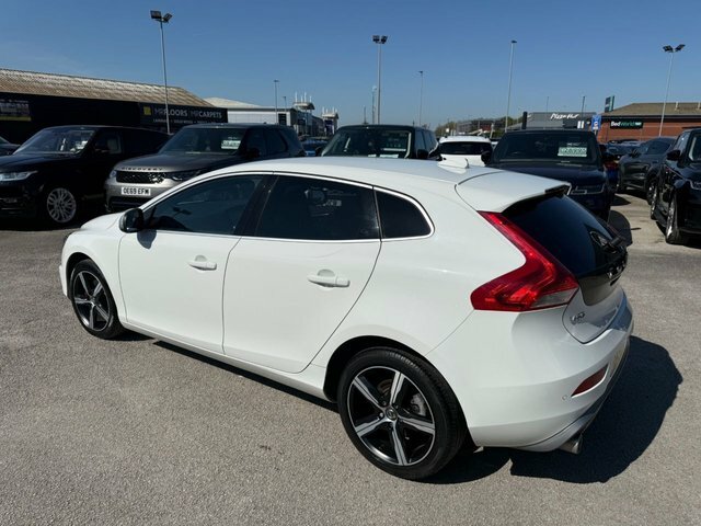 Volvo V40 T2 R-design Edition Hatchback PV19JKE White #6