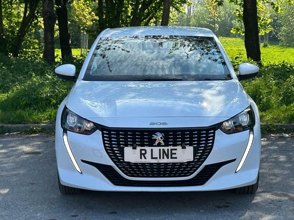 Peugeot 208 1.2 Puretech Allure Premium Eat Euro 6 S S  White #5