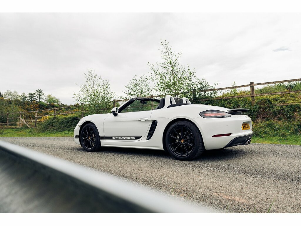 Porsche 718 Boxster T WH16OAC White #5