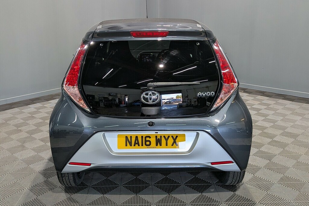 Toyota Aygo 1.0 Vvt-i X-clusiv 2 X-wave Euro NA16WYX Grey #5