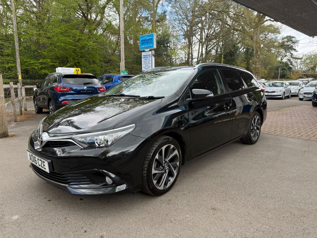 Toyota Auris 1.6 D-4d Design Touring Sports Euro 6 S S AO16CZE Black #3