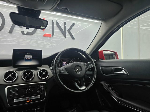 Mercedes-Benz GLA Class 1.6 Gla200 Sport Executive Suv 7G-dct GA66AAA Red #4