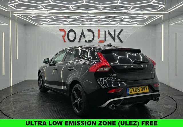 Volvo V40 1.5 T2 Gpf R-design Nav Plus Hatchback Black #2