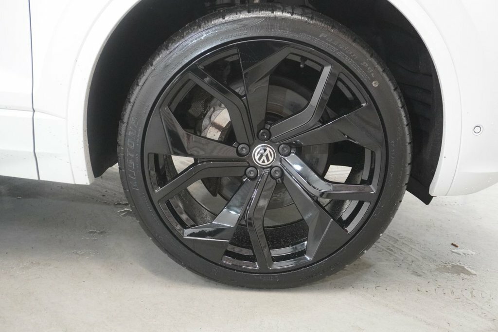 Volkswagen Touareg 3L R-line VE72WOB White #3