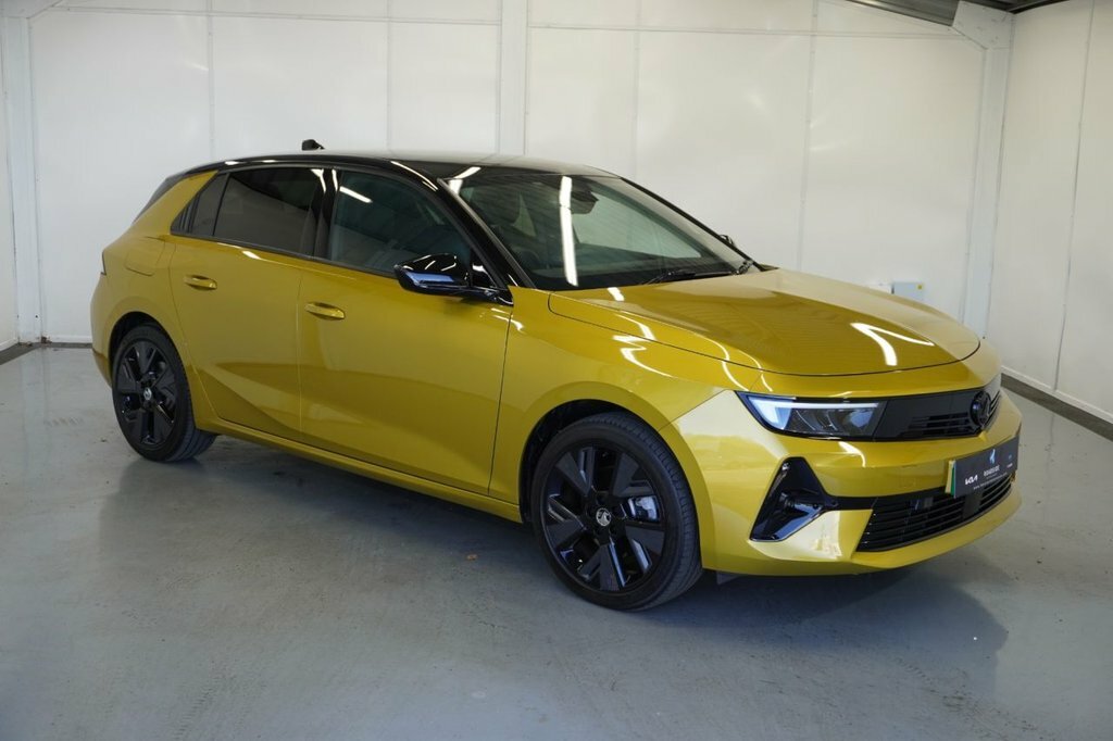 Vauxhall Astra Hatchback DN24VNU Yellow #2