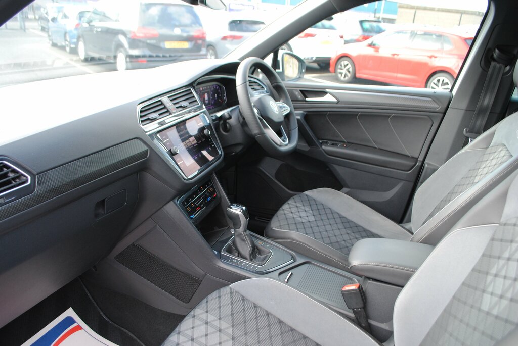 Volkswagen Tiguan 2021 Volkswagen Tiguan 2.0 R-line Tdi Dsg VE21JBZ White #4