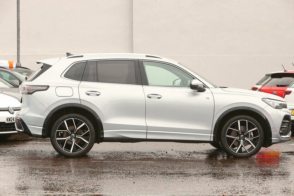 Volkswagen Tiguan 2025 Volkswagen Tiguan 2.0 R-line Tdi Dsg UXZ4615 Silver #2
