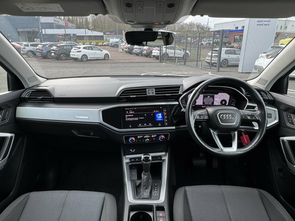 Audi Q3 2021 Audi Q3 Technik 35 Tdi 150Ps S-tronic NG21HVC Silver #5