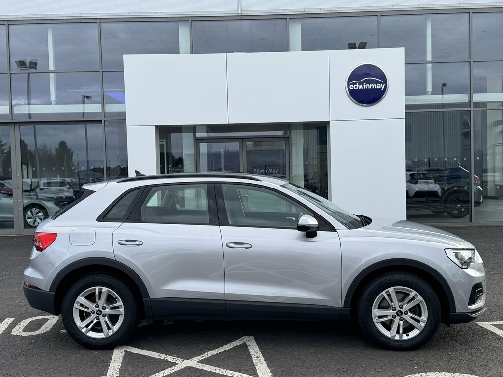Audi Q3 2021 Audi Q3 Technik 35 Tdi 150Ps S-tronic NG21HVC Silver #2