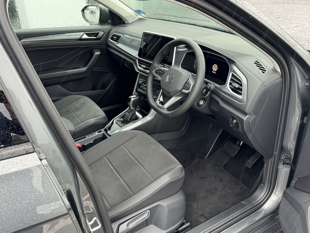 Volkswagen T-Roc 2025 Volkswagen T-roc Style 1.5 Tsi 150Ps Dsg Grey #3