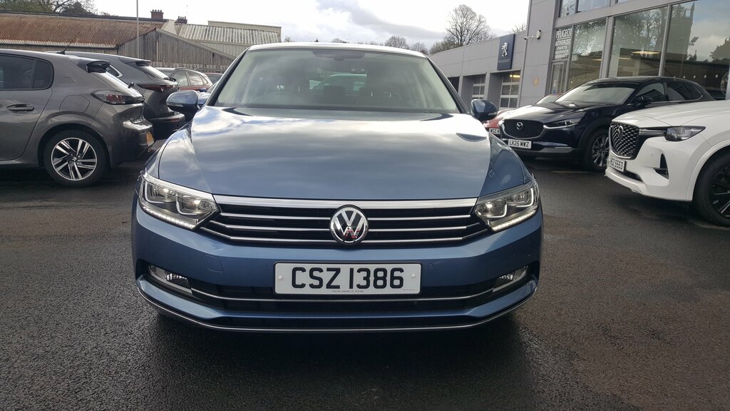 Volkswagen Passat 2018 Volkswagen Passat 1.4 Gt Tsi Blue #4