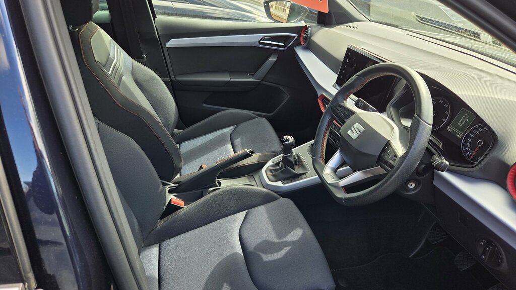 Seat Arona 2022 Seat Arona 1.0 Ecotsi Fr RXZ3364 Blue #4