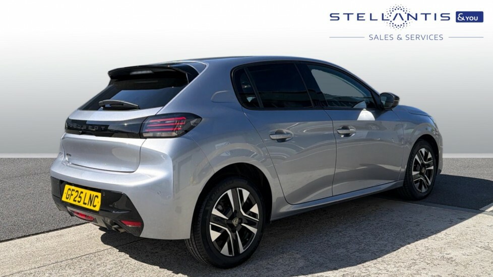 Peugeot 208 1.2 Puretech Allure Hatchback Eu GF25LNC  #3