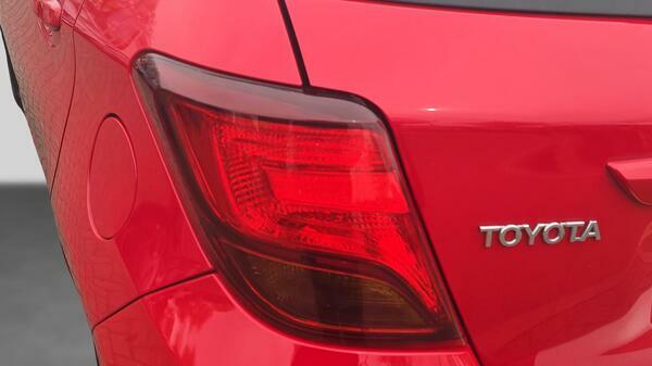 Toyota Yaris 1.0 Vvt-i Icon Hatchback Euro 6  #5