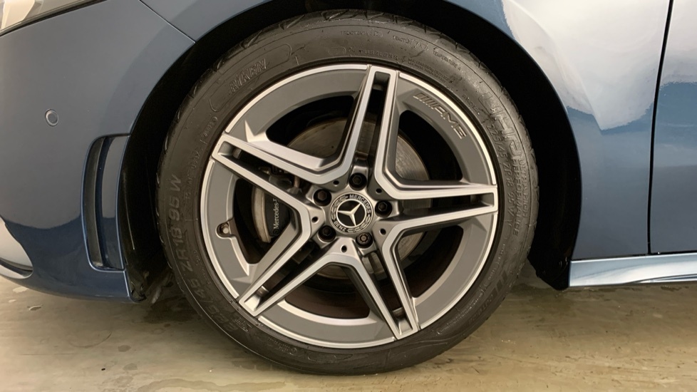 Mercedes-Benz A Class 1.3 A180 Amg Line Executive Hatchback KU70GPO #6