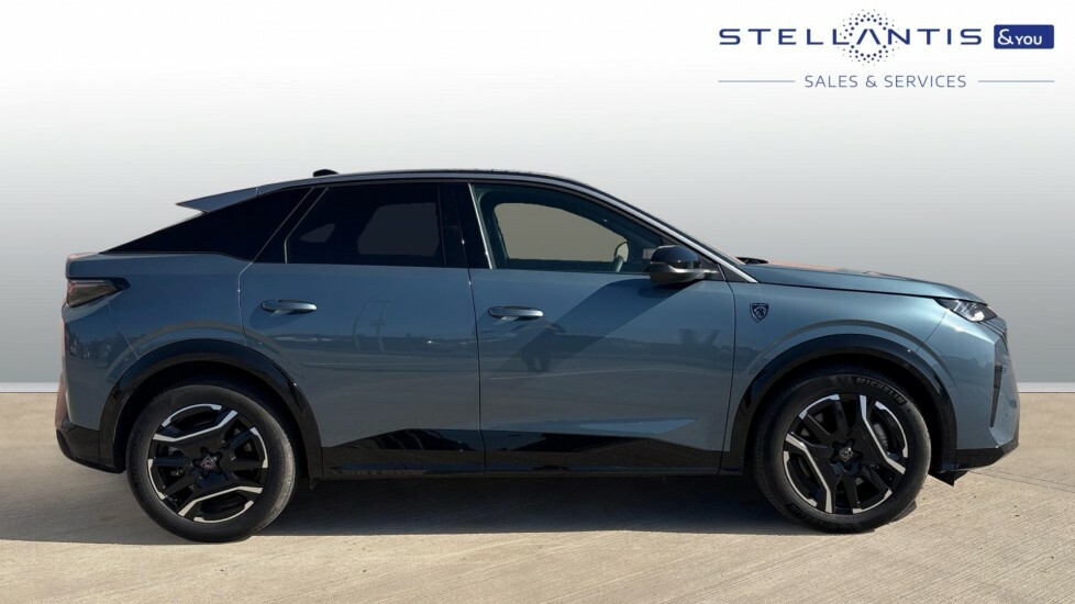 Peugeot 3008 73Kwh Gt Suv 210 Ps KS25EAW  #2