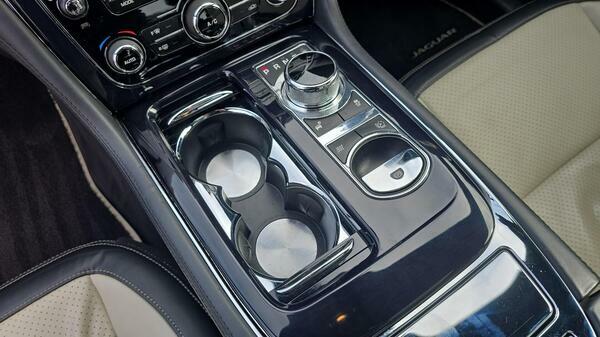Jaguar XJR V8 Black #27