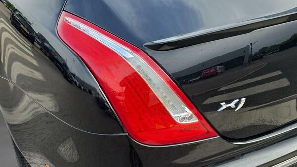 Jaguar XJR V8 Black #5