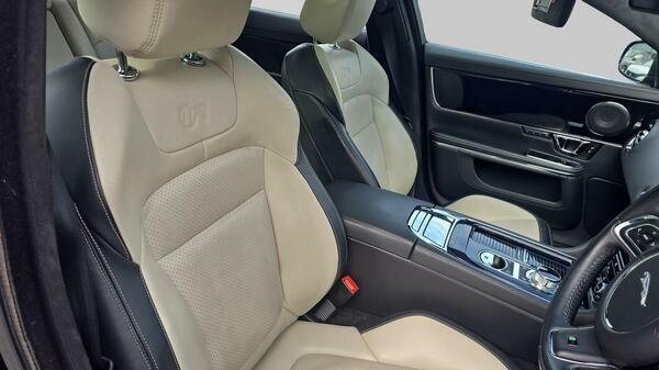 Jaguar XJR V8 Black #18