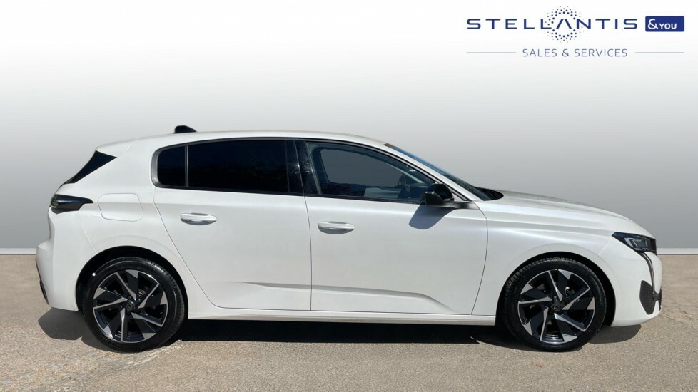 Peugeot 308 1.2 Puretech Allure Premium Hatchback E LR23PUH #2