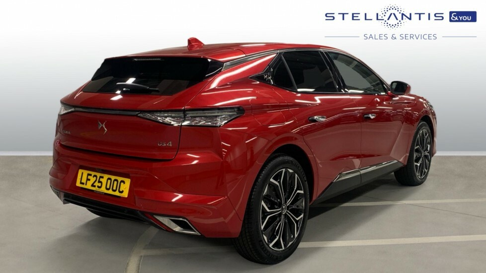 DS DS 4 1.6 E-tense 12.4Kwh Rivoli Hatchback Pl #3