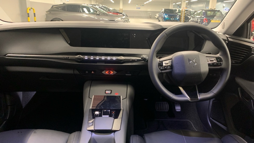 DS DS 4 1.6 E-tense 12.4Kwh Rivoli Hatchback Pl #4