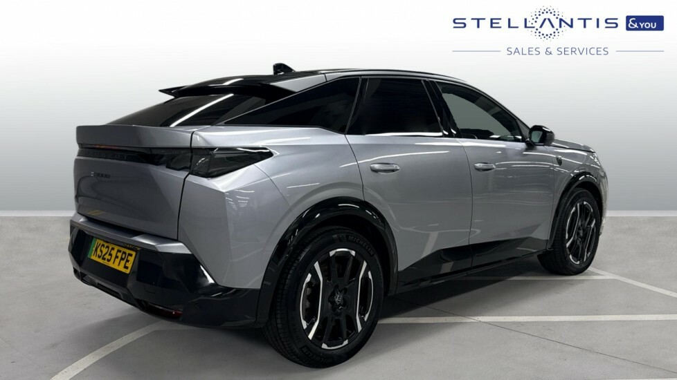 Peugeot 3008 73Kwh Gt Suv 210 Ps KS25FPE  #3