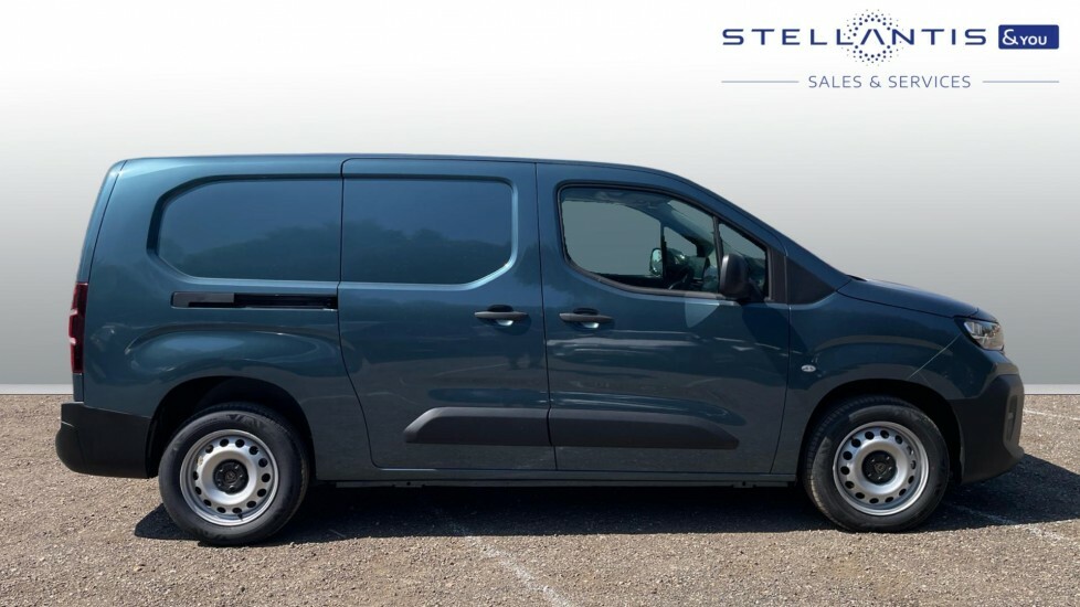 Peugeot Partner 1.5 Professional Plus Panel Van 6Dr LS26ZFR  #2