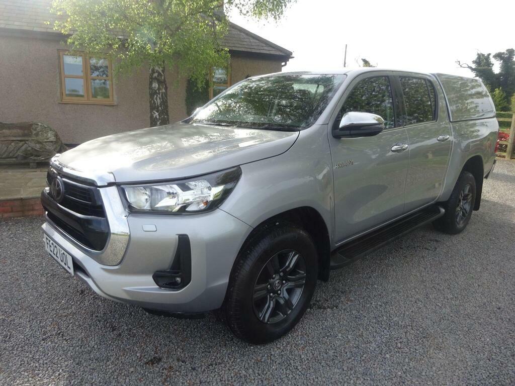 Toyota HILUX 2.4 D-4d Icon Pickup Double Cab Silver