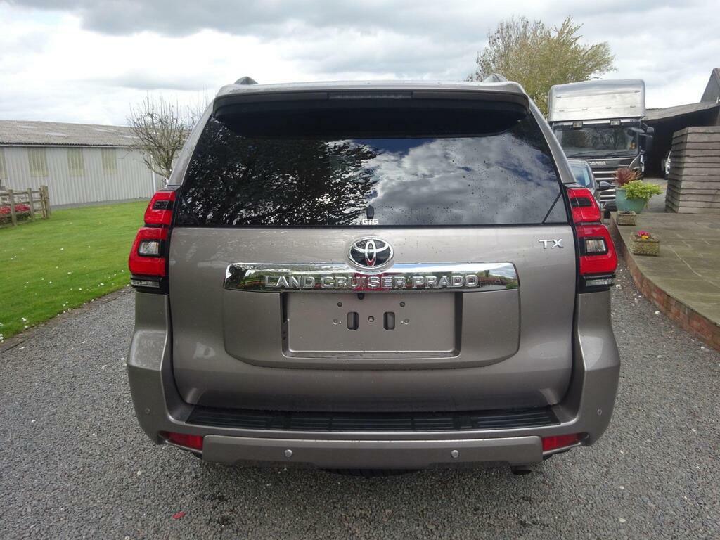 Toyota Land Cruiser 2.8D Invincible Suv FJ66MHA Brown #5