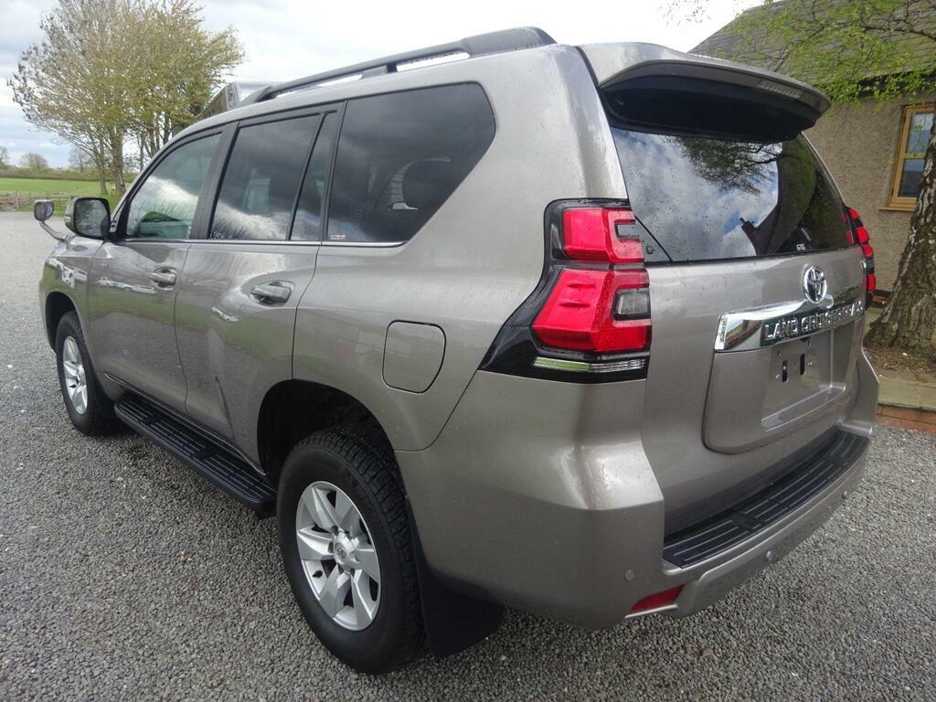 Toyota Land Cruiser 2.8D Invincible Suv FJ66MHA Brown #6