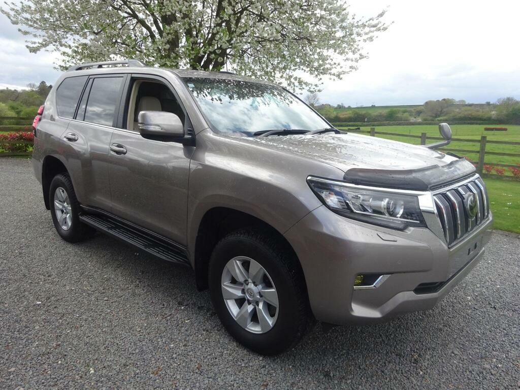 Toyota Land Cruiser 2.8D Invincible Suv FJ66MHA Brown #3