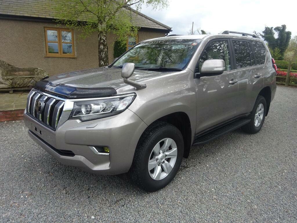 Toyota Land Cruiser 2.8D Invincible Suv Brown